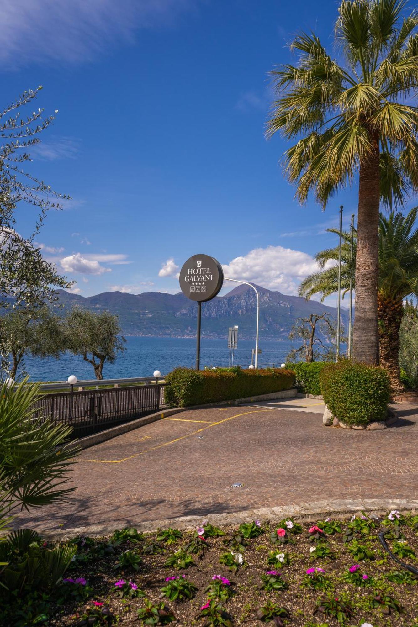 Hotel Galvani Torri Del Benaco Exterior foto